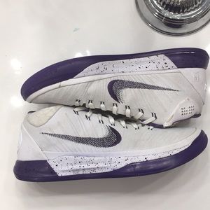 Kobe A.D Mid “Baseline